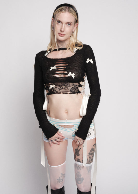 𝕓𝕝𝕒𝕔𝕜 。✮ 𝕞𝕚𝕝𝕜 SWEATER